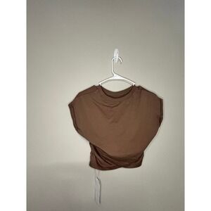 NWT Fisoew Brown Cropped Activewear Tee Workout Top Size M